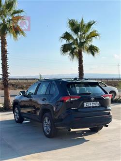 تۆیۆتا ڕاڤ 4